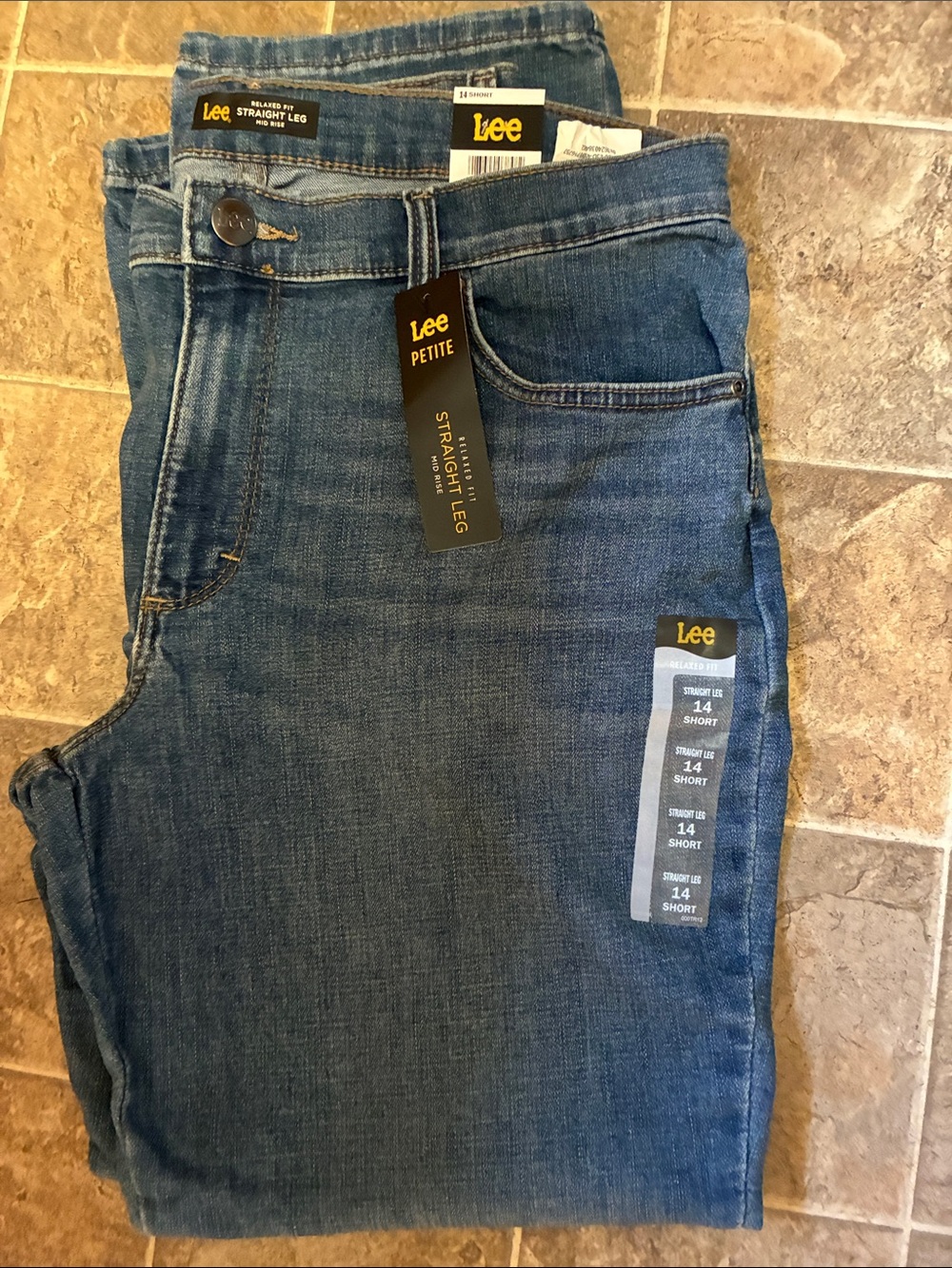Lee Petit Relaxed Fit Straight Leg Mid Rise Jeans - Size 14 Short NWT - Women’s